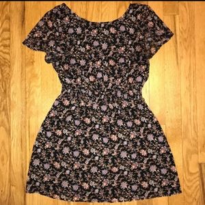 Flowy, flower print mini dress